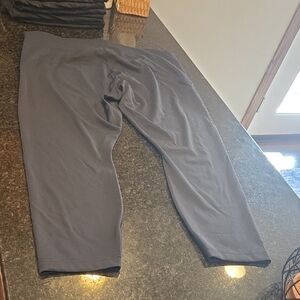 Womens Lululemon Nulu Legging Crop Size 20 Nwot Black Never Worn